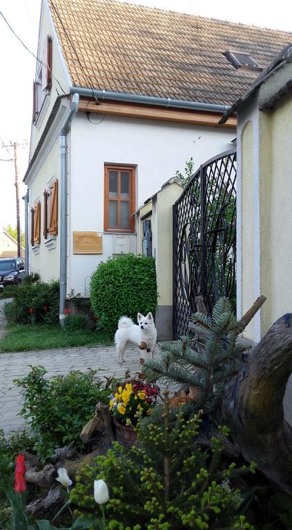 Rudolf's Fogadó Zsira Exterior foto